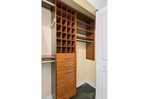 320 E 42nd St, New York, NY 10017 - Photo 6