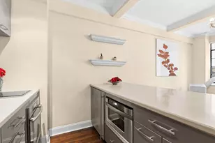 320 E 42nd St, New York City, NY 10017 - Photo 4