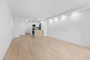 321 E 48th St, New York City, NY 10017 - Photo 2