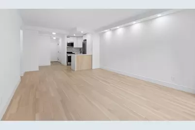 321 E 48th Street #7L, New York City, NY 10017 - Photo 2