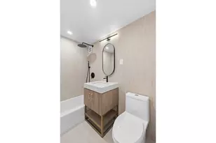 321 E 48th St, New York, NY 10017 - Photo 6