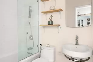352 W 117th St, New York City, NY 10026 - Photo 6