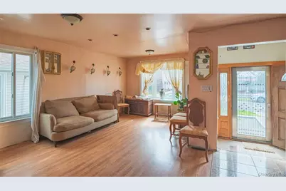 133-60 244th Street, New York City, NY 11422 - Photo 2