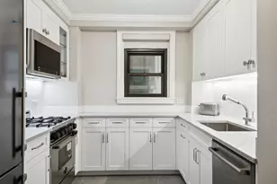 225 E 57th St, New York, NY 10022 - Photo 2