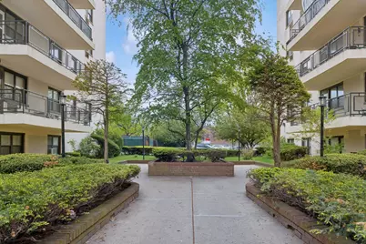 3845 Shore Parkway #6K, Brooklyn, NY 11235 - Photo 8