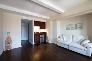 320 E 42nd St, New York City, NY 10017 - Photo 4