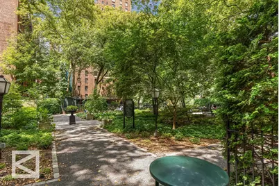 320 E 42nd Street #2403, New York City, NY 10017 - Photo 8