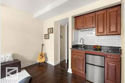 320 E 42nd Street #2403, New York City, NY 10017 - Photo 6