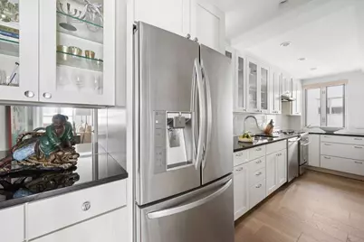 3 E 71st Street #9E, New York City, NY 10021 - Photo 4
