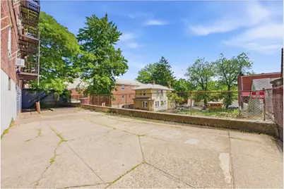 2080 Barnes Avenue #3B, New York City, NY 10462 - Photo 14