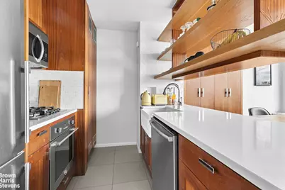 161 W 61st Street #30E, New York City, NY 10023 - Photo 4
