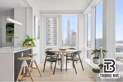 555 W 38th Street #27, New York City, NY 10018 - Photo 2