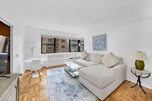 305 E 72nd St, New York City, NY 10021 - Photo 2