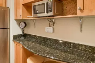 305 E 72nd St, New York City, NY 10021 - Photo 6
