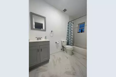 115-08 Rockaway Beach Boulevard #FRONT, New York City, NY 11694 - Photo 4