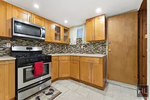 675 E 53rd St, New York City, NY 11203 - Photo 14