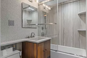 363 E 76th St, New York City, NY 10021 - Photo 8