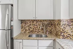 400 E 77th St, New York, NY 10075 - Photo 6