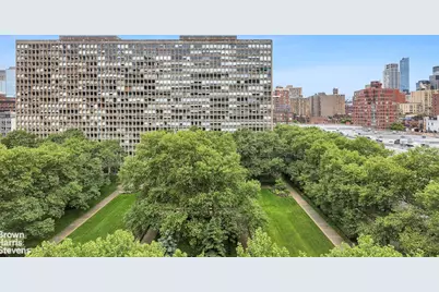 330 E 33rd Street #9A, New York City, NY 10016 - Photo 2