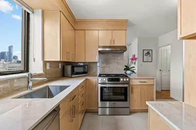 190 E 72nd Street #27D, New York City, NY 10021 - Photo 8