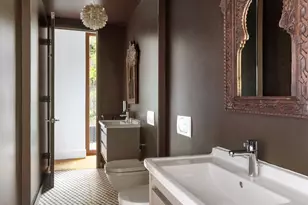 445 W 44th St, New York, NY 10036 - Photo 6