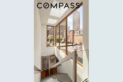 445 W 44th Street, New York, NY 10036 - Photo 18