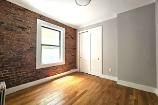 21-28 35th St, New York City, NY 11105 - Photo 4