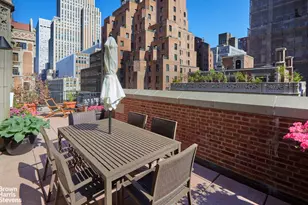 324 E 41st St, New York City, NY 10017 - Photo 2
