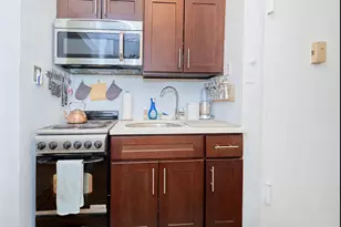 331 W 43rd St, New York City, NY 10036 - Photo 6