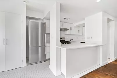 136 E 56th Street #12C, New York City, NY 10022 - Photo 2
