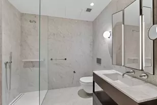 135 E 47th St, New York City, NY 10017 - Photo 4