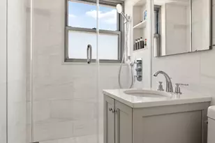360 E 72nd St, New York City, NY 10021 - Photo 8