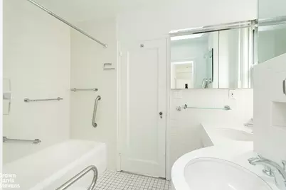 133 E 64th Street #3B, New York, NY 10021 - Photo 12