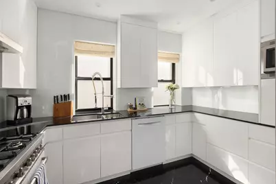 18 E 77th Street #5AB, New York, NY 10021 - Photo 8
