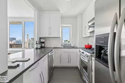 161 W 61st Street #34B, New York City, NY 10023 - Photo 4