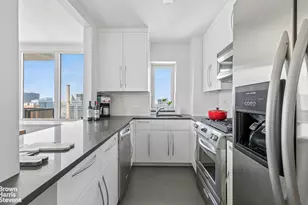 161 W 61st St, New York City, NY 10023 - Photo 4