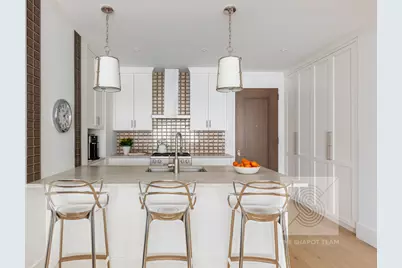 212 W 72nd Street #8F, New York City, NY 10023 - Photo 2