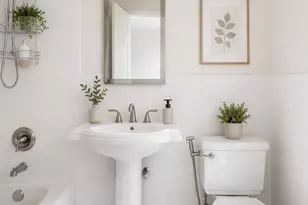 330 E 49th St, New York City, NY 10017 - Photo 4