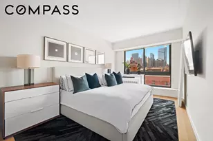 535 W 52nd St, New York City, NY 10019 - Photo 2