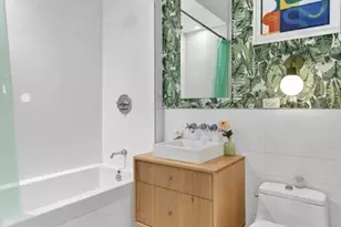 128 Newton St, New York City, NY 11222 - Photo 10