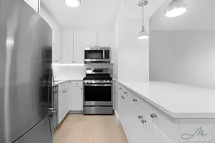 330 E 39th St, New York City, NY 10016 - Photo 4