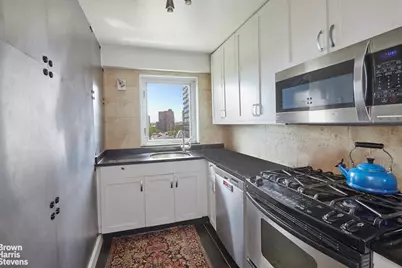 520 E 76th Street #10G, New York City, NY 10021 - Photo 4