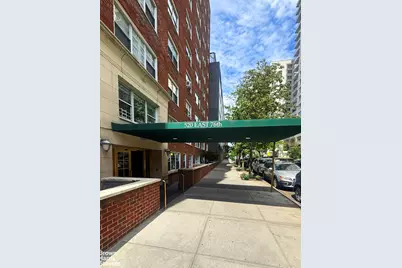 520 E 76th Street #10G, New York City, NY 10021 - Photo 8