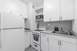 201 E 25th St, New York, NY 10010 - Photo 6