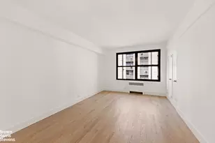 98-41 64th Rd, New York City, NY 11374 - Photo 12