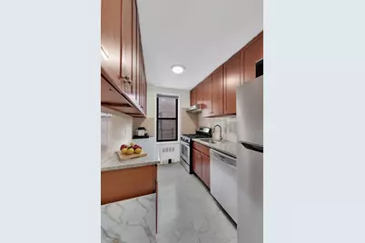 9040 Fort Hamilton Parkway #6E, New York City, NY 11209 - Photo 4