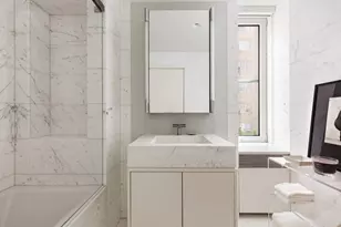 950 Fifth Ave, New York City, NY 10075 - Photo 18