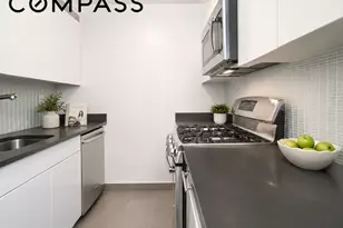 310 E 46th St, New York City, NY 10017 - Photo 4