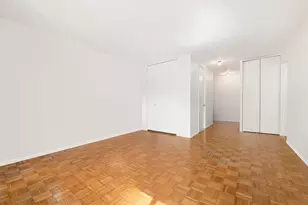 235 E 40th St, New York City, NY 10016 - Photo 8