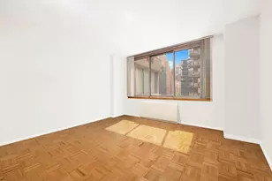 235 E 40th St, New York City, NY 10016 - Photo 4